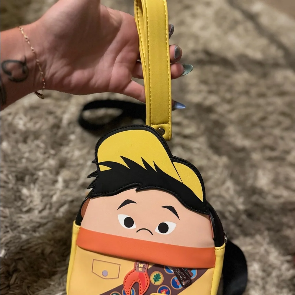 Loungefly UP movie wristlet  Character Crossbody Bag - Yellow and Black RARE - Picture 8 of 11